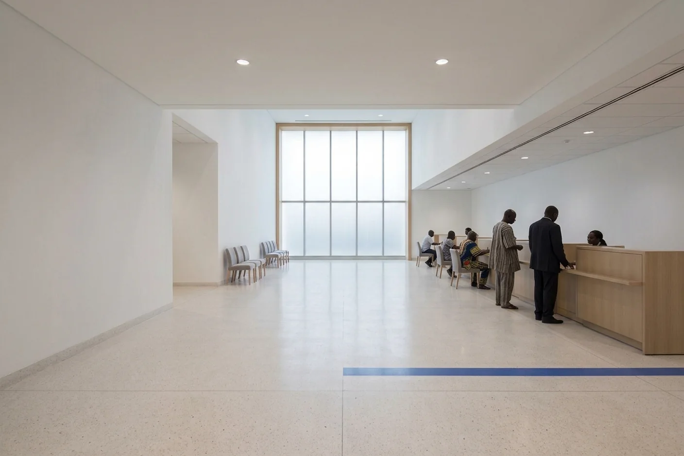Hall de service public lumineux et calme